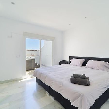 Superbe Appartement Avec Jaccuzi Marbella Zewnętrze zdjęcie