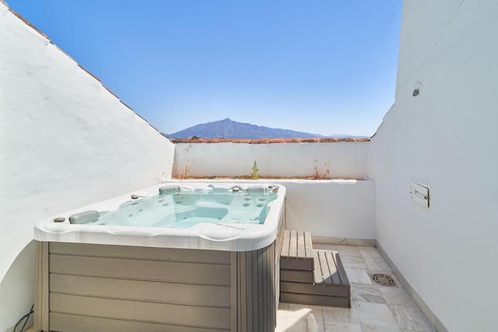 Superbe Appartement Avec Jaccuzi Marbella Zewnętrze zdjęcie
